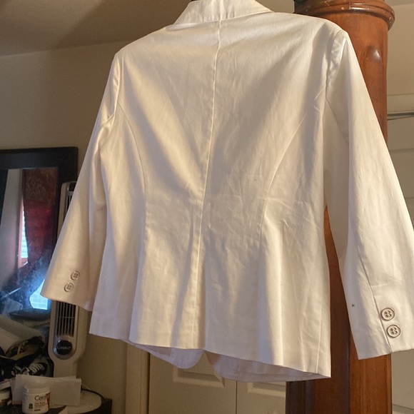 White blazer - Picture 6 of 8